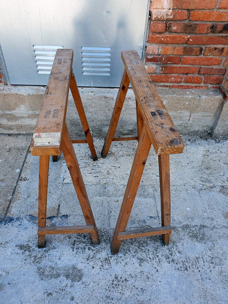 caballete madera 79x32x80 (10eu.) 2u